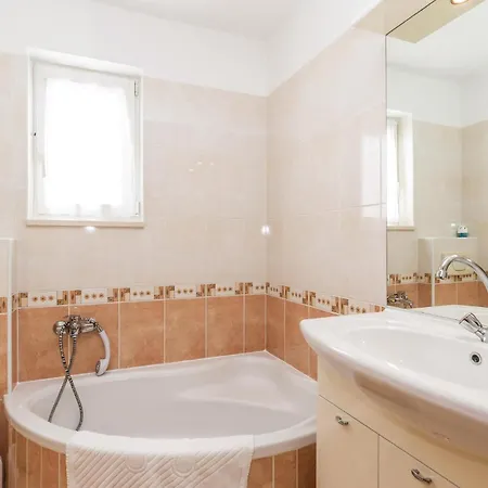 Apartment Amazing In With Wifi Supetarska Draga