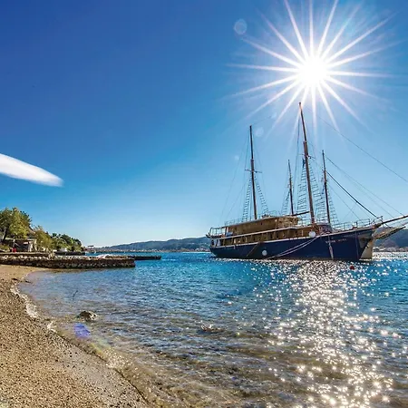 Apartment Amazing In With Wifi Supetarska Draga