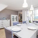 Apartment 3 Bedroom Stunning In *