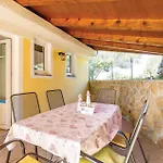 Apartment 3 Bedroom Stunning In