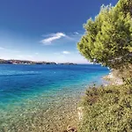 Apartment 3 Bedroom Stunning In Supetarska Draga