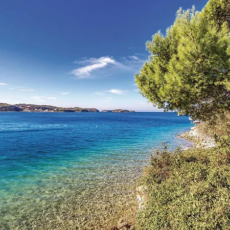 Apartment 3 Bedroom Stunning In Supetarska Draga