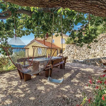 Apartment 3 Bedroom Stunning In