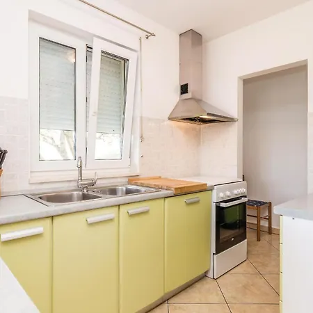 Apartment 3 Bedroom Stunning In Supetarska Draga